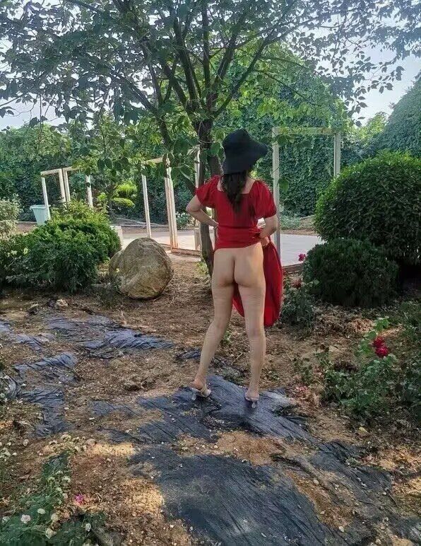 國產崛起之越來越多的妹子愛上了野外漏出