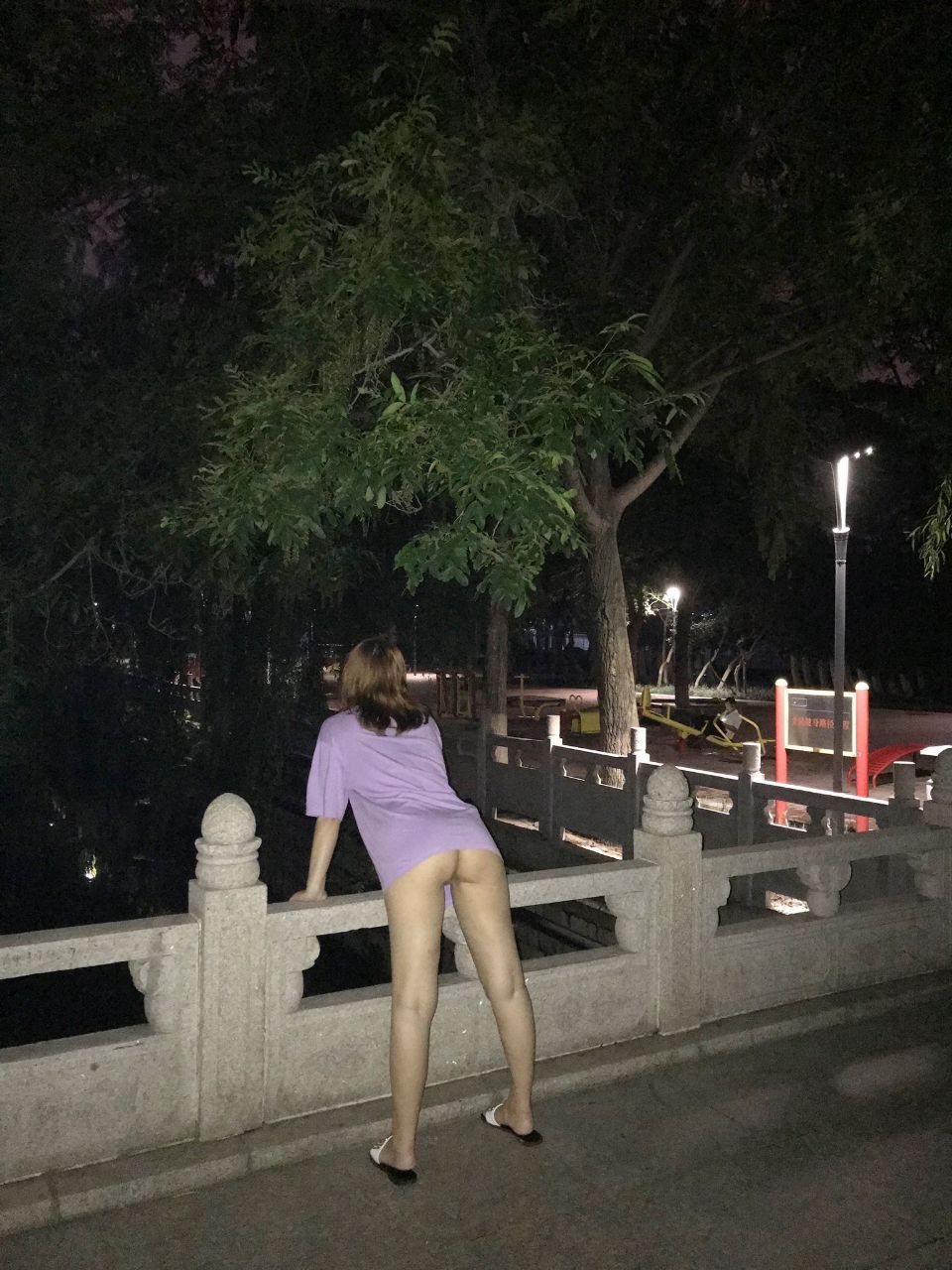 國產崛起之越來越多的妹子愛上了野外漏出