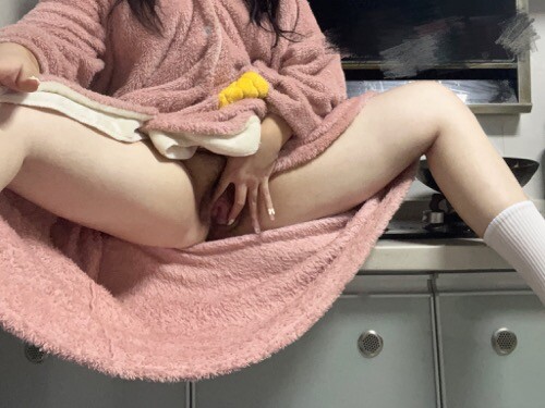 南國有佳人，容華若桃李
