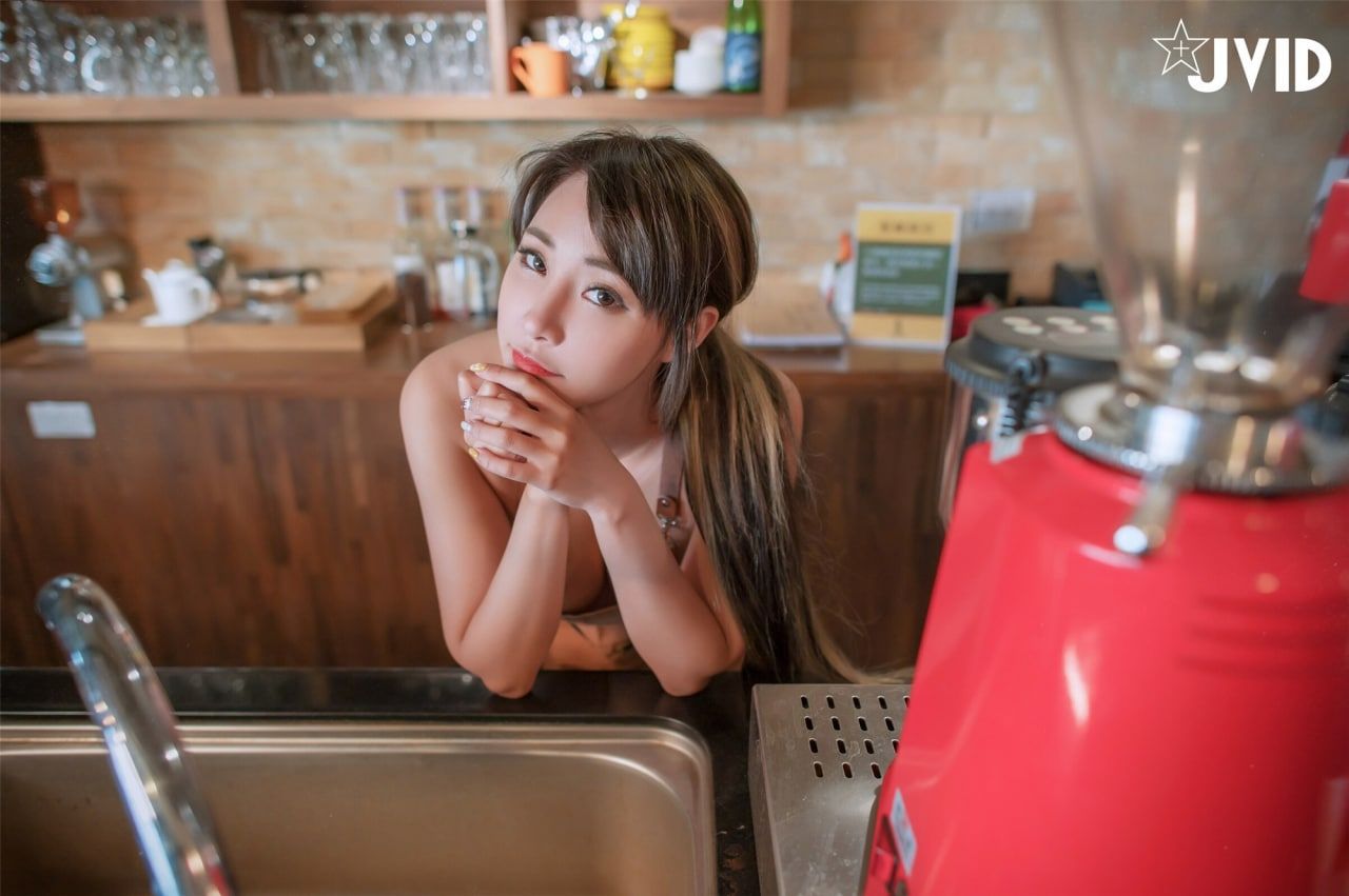 春輝照眼一如昨,花已破颣蘭生芽