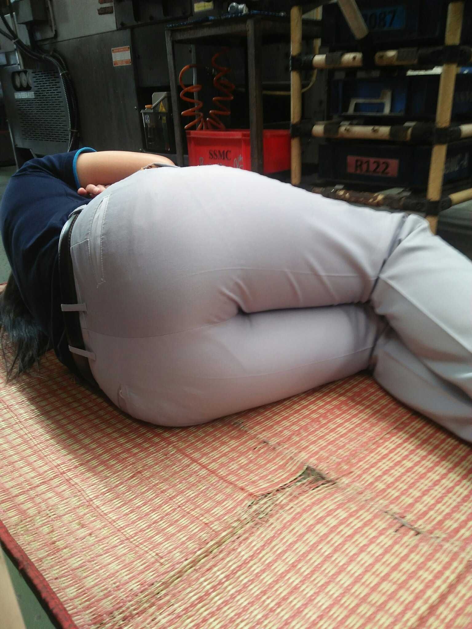 看肥臀美女圖片
