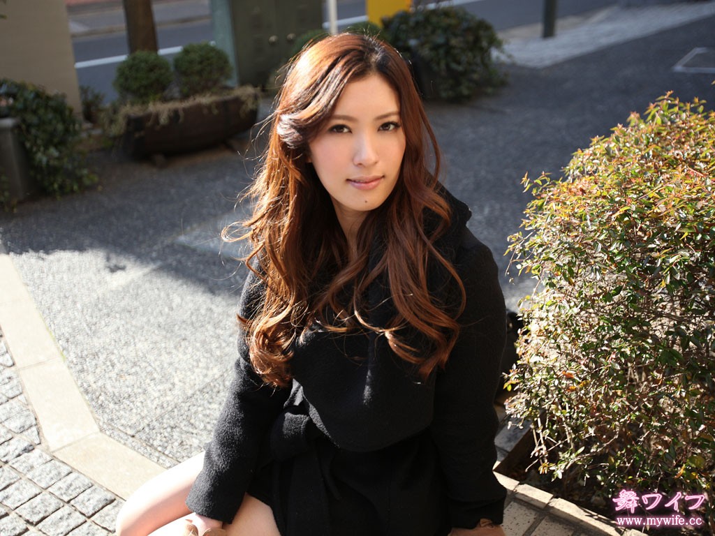 面龐清秀，身材火辣 方美人的魅力