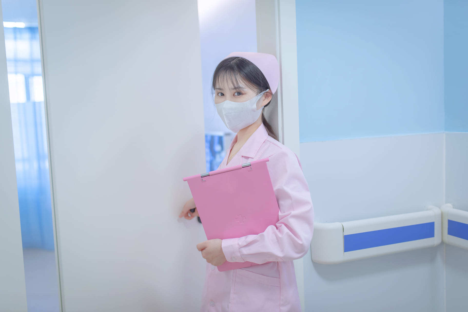 讓護士姐姐看看