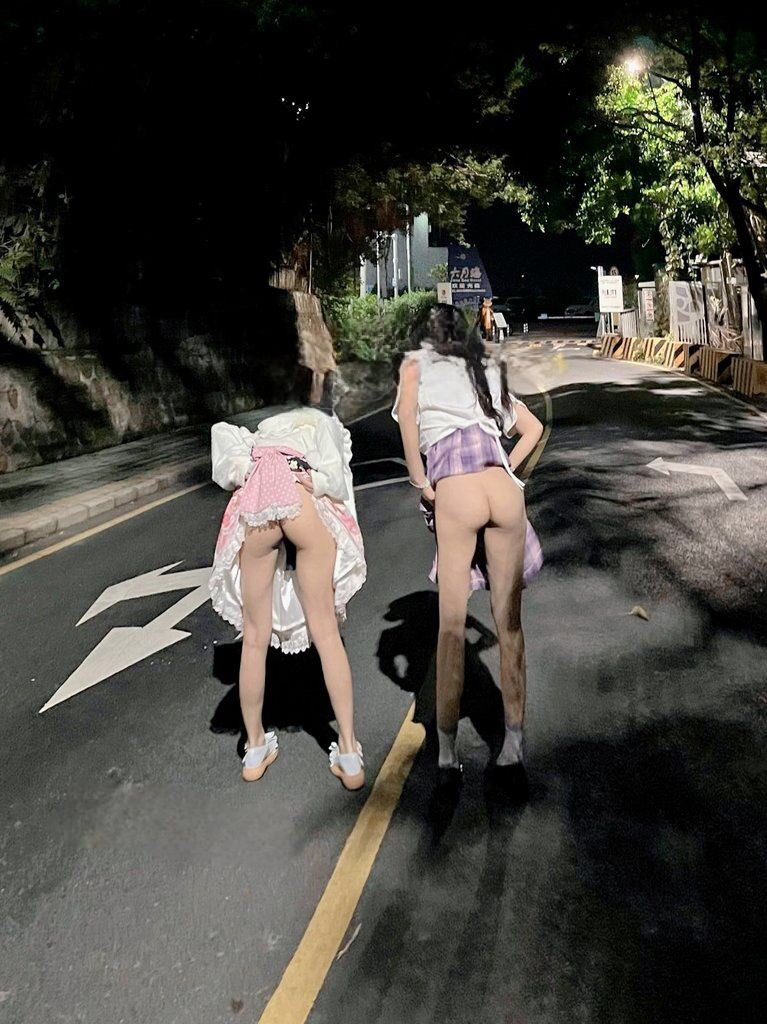 [小母狗] 深夜福利—— 眾里嫣然通一顧,人間顏色如塵土