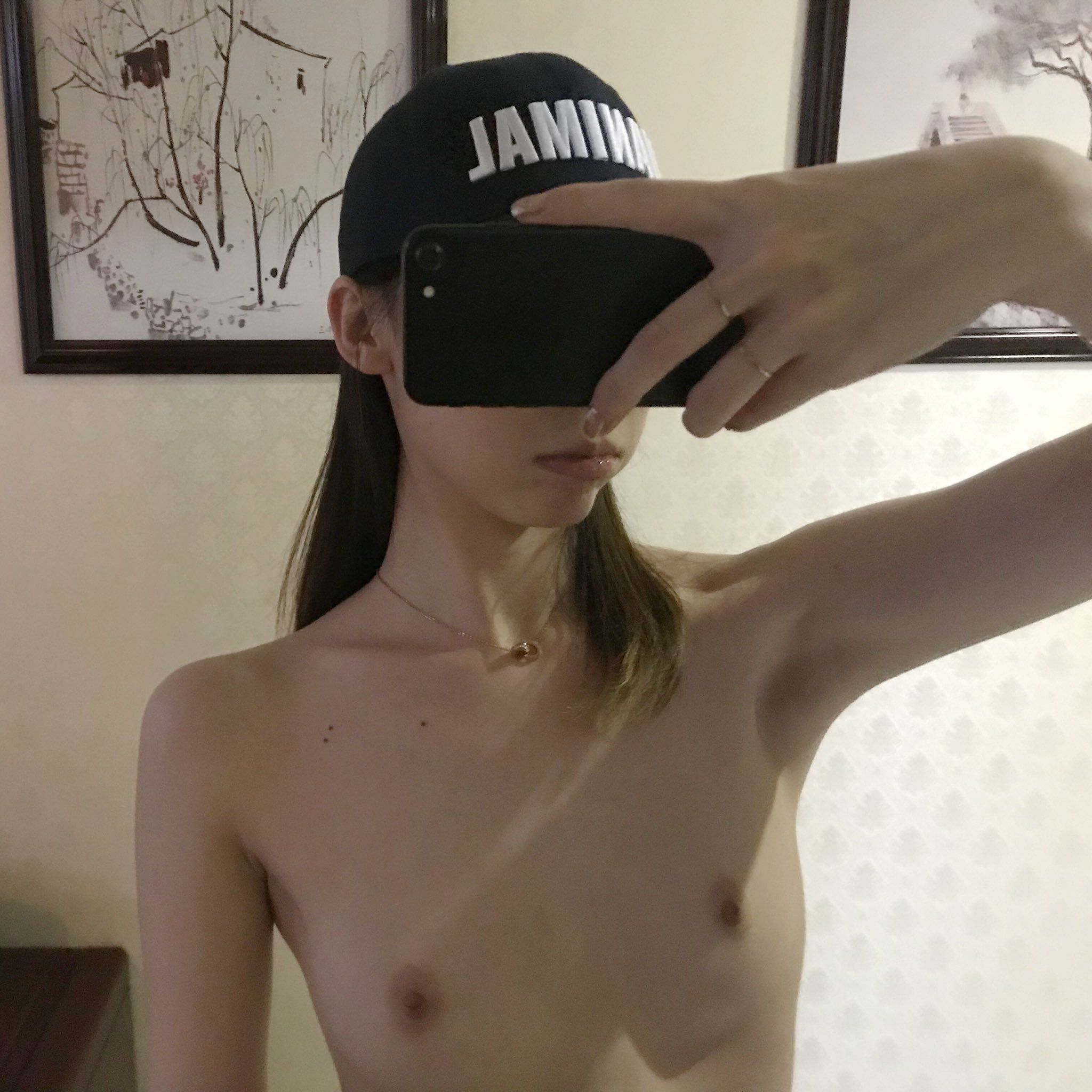 對鏡自拍的妹子 千嬌百媚 又純又欲