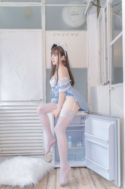 斗魚米缐缐sama藍白女傭