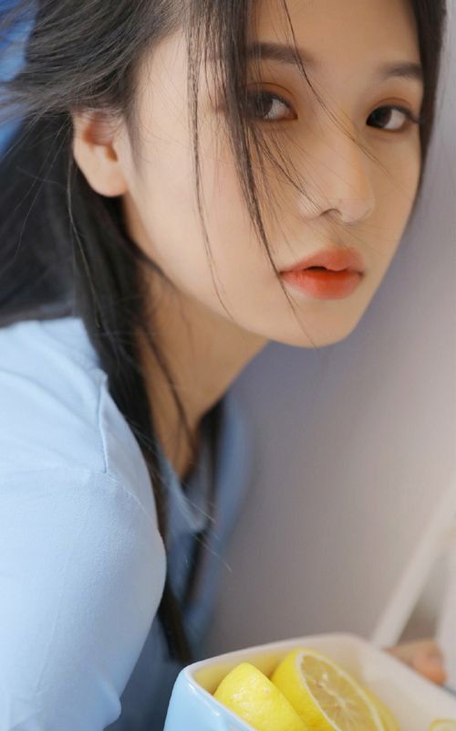 惹火美女模特撩人長腿性感寫真
