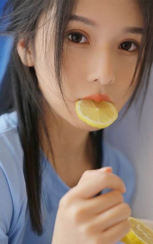 惹火美女模特撩人長腿性感寫真