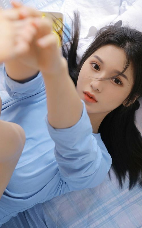 惹火美女模特撩人長腿性感寫真