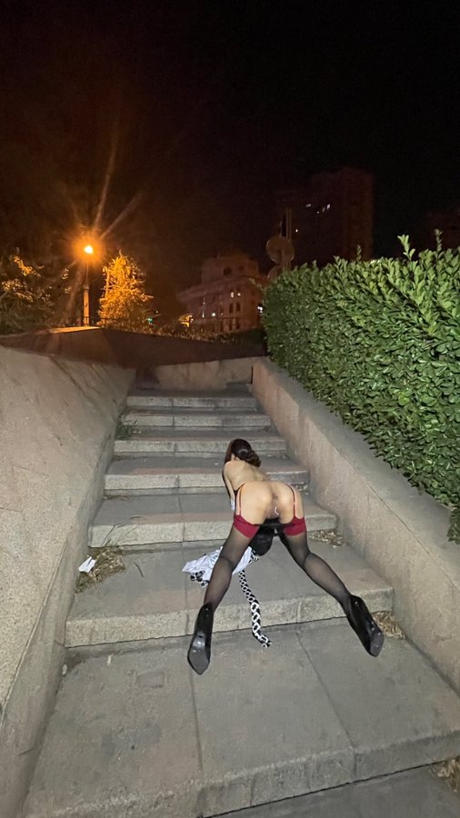 騷妻油亮的絲襪 2