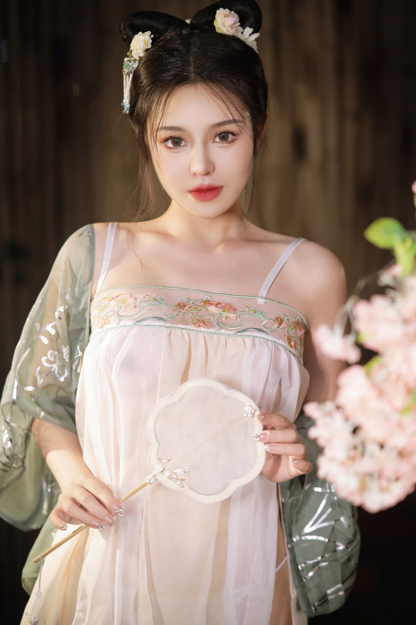 橫看成嶺側成峰 美乳分享 第三彈