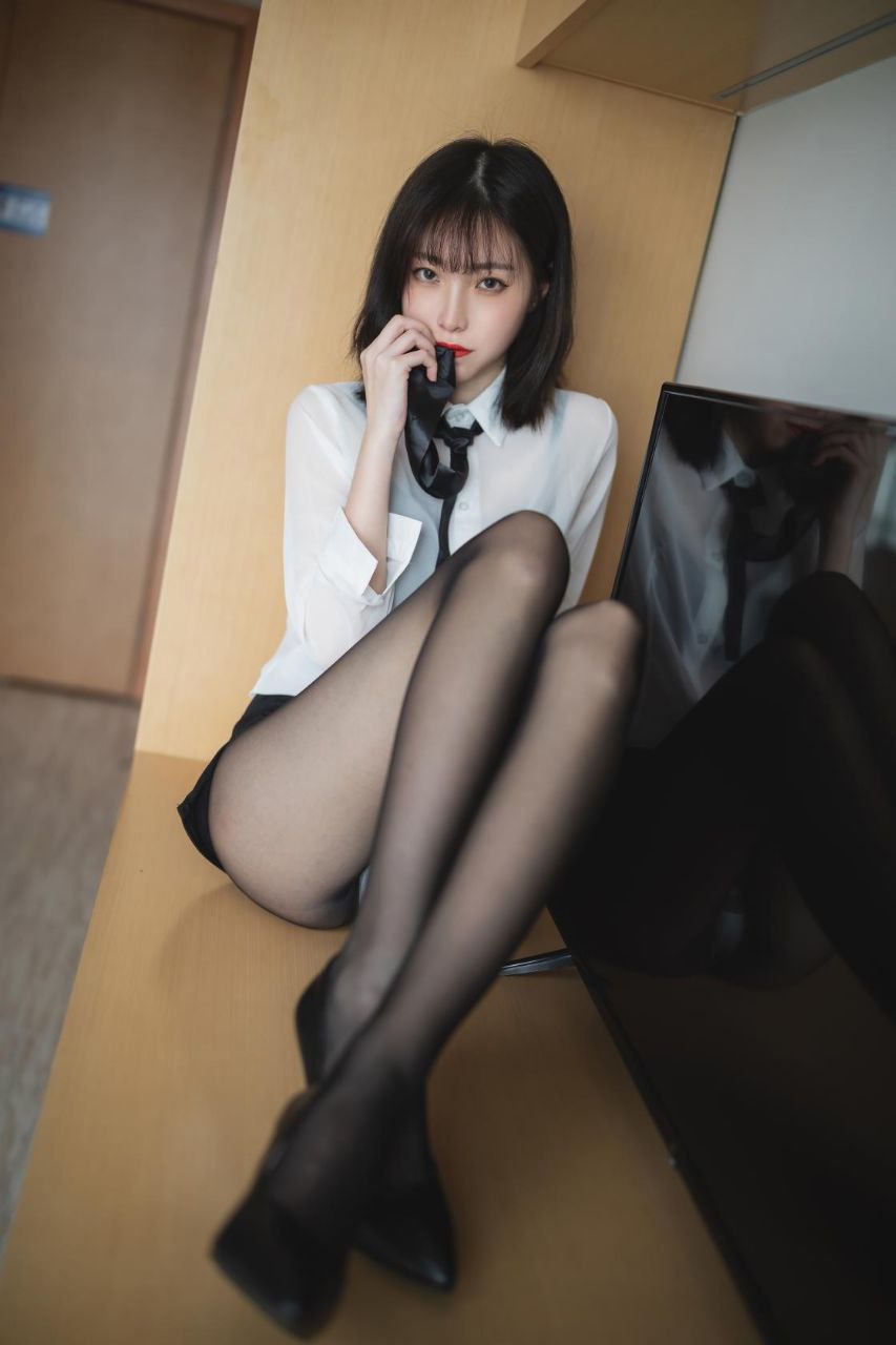 愛的絲足美腿