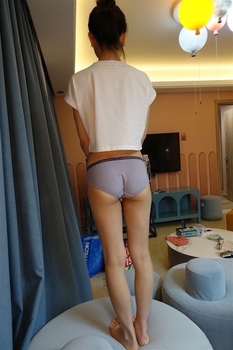 男人隨著年齡的增長，目光是向下移的