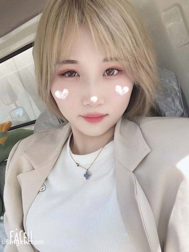 展示反差女和母狗，喜歡這感覺