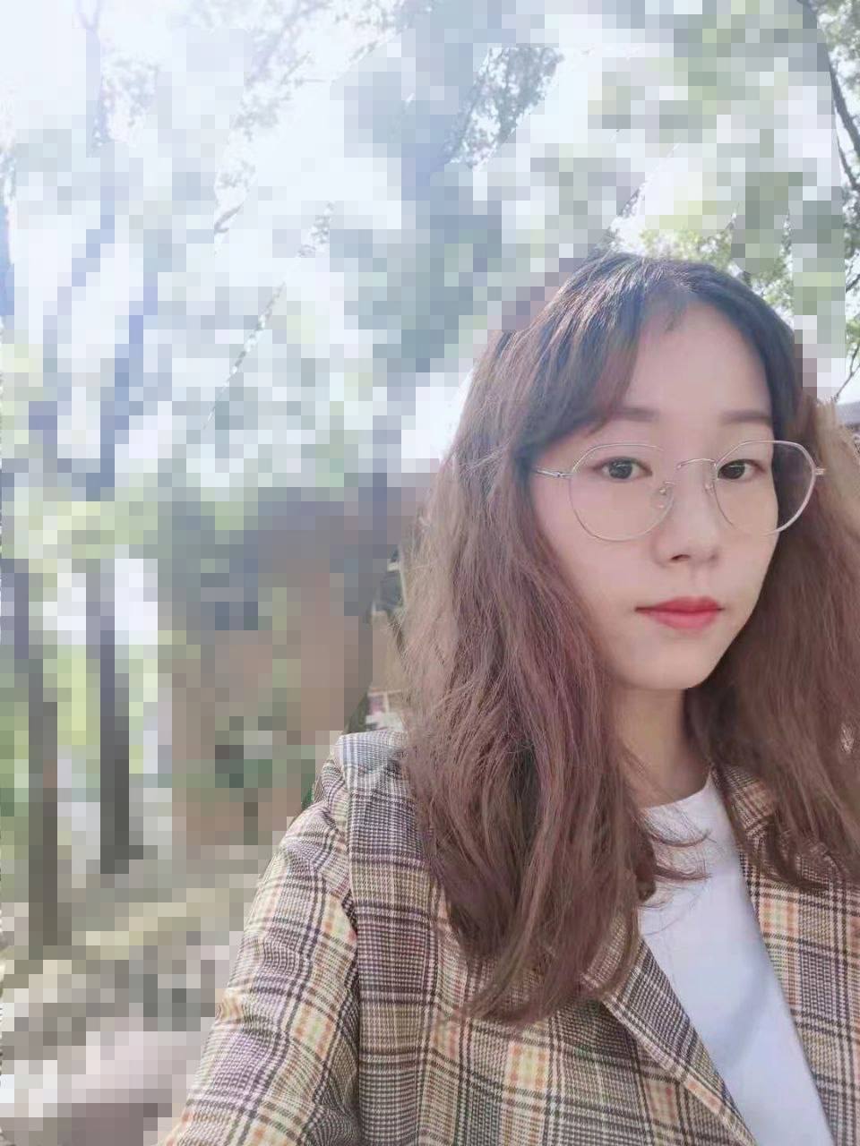 不怕反差婊有文化，就怕反差婊戴眼鏡[118P]