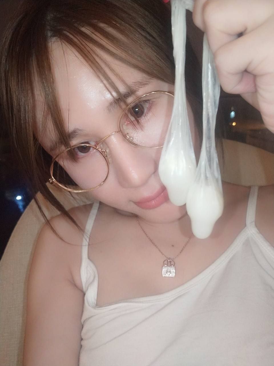 不怕反差婊有文化，就怕反差婊戴眼鏡[118P]