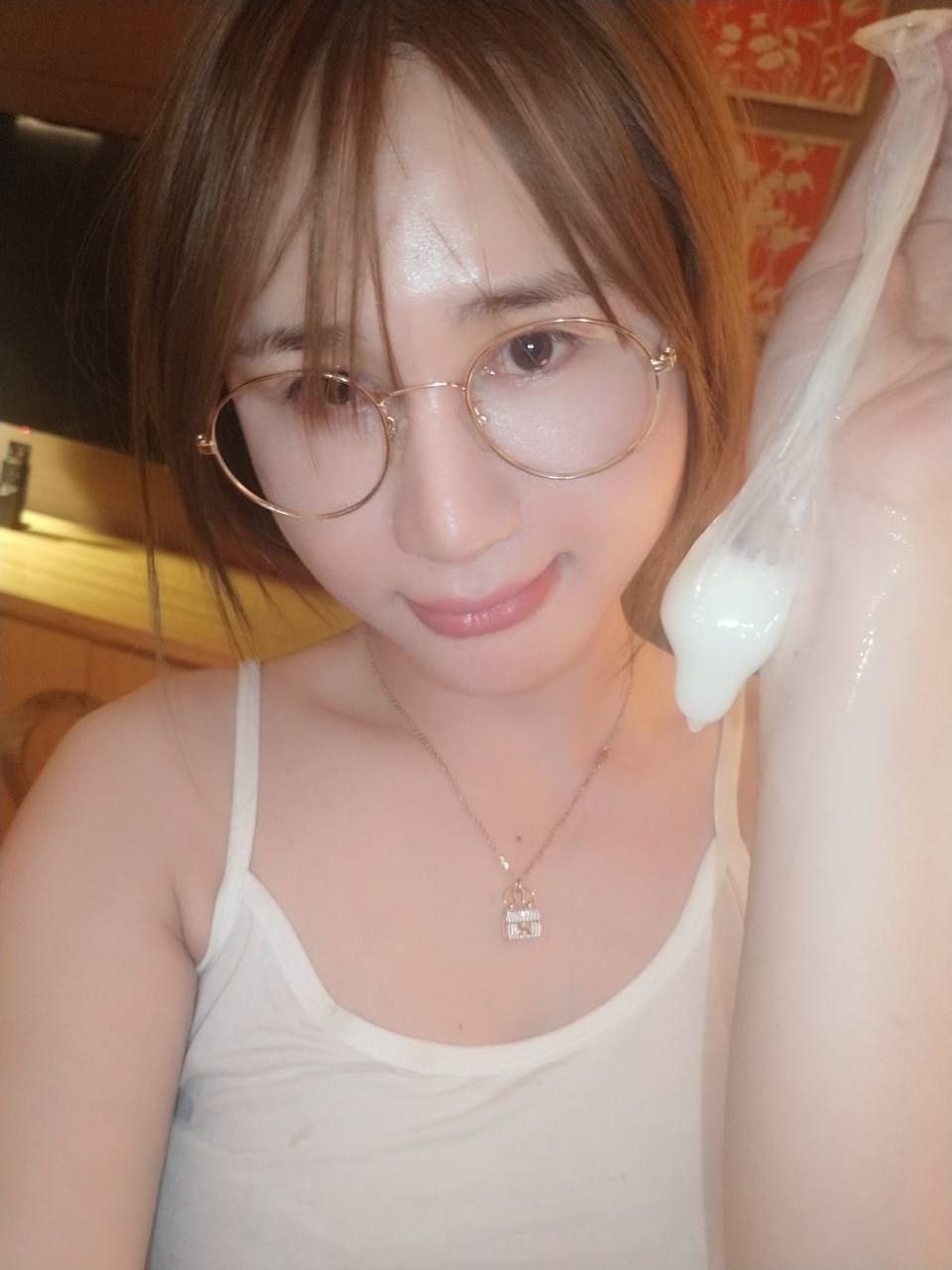 不怕反差婊有文化，就怕反差婊戴眼鏡[118P]