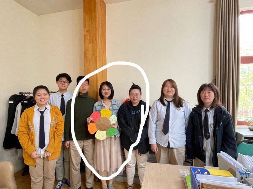 不怕反差婊有文化，就怕反差婊戴眼鏡[118P]