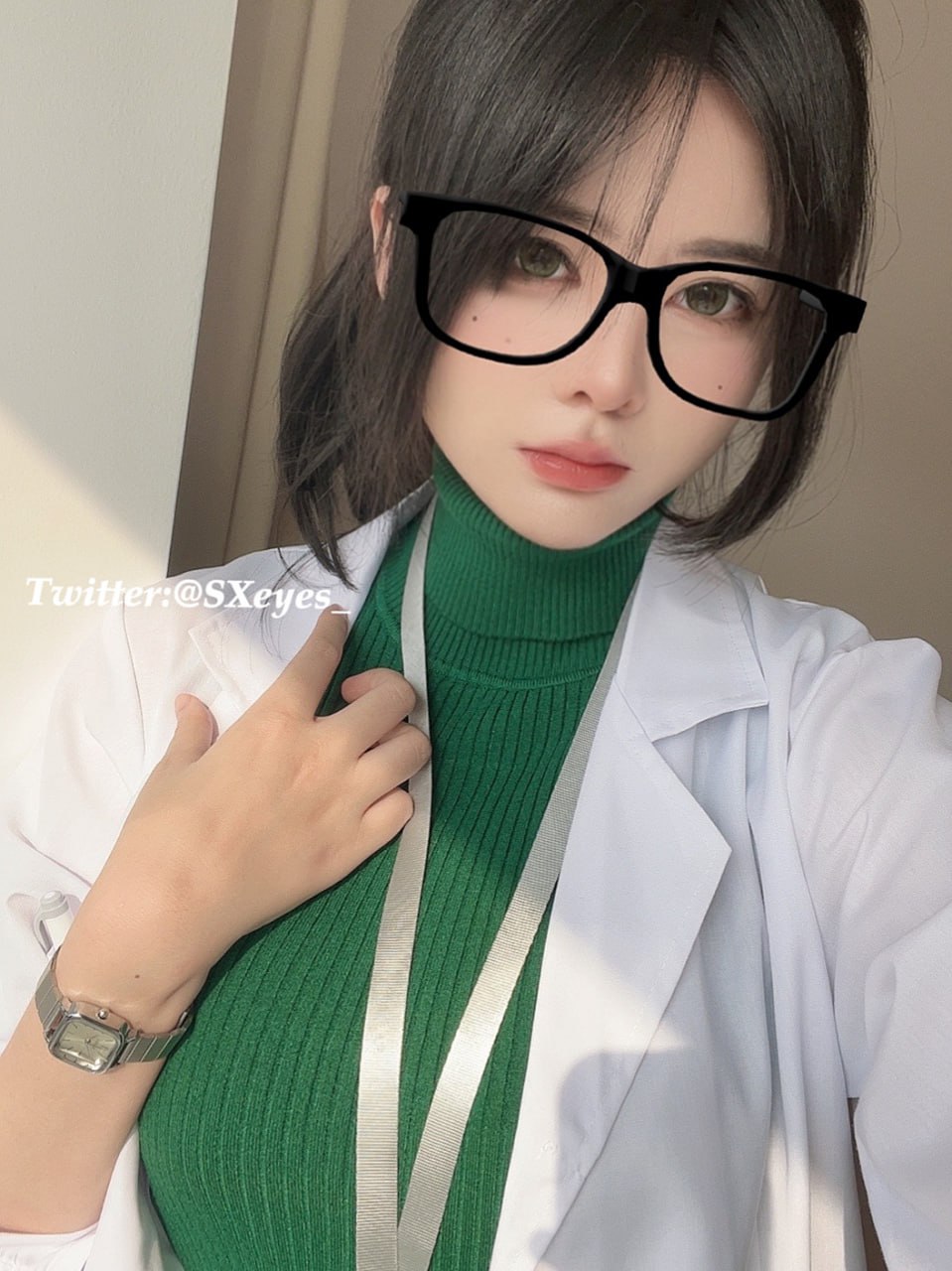 怕反差婊有文化，就怕反差婊戴眼鏡