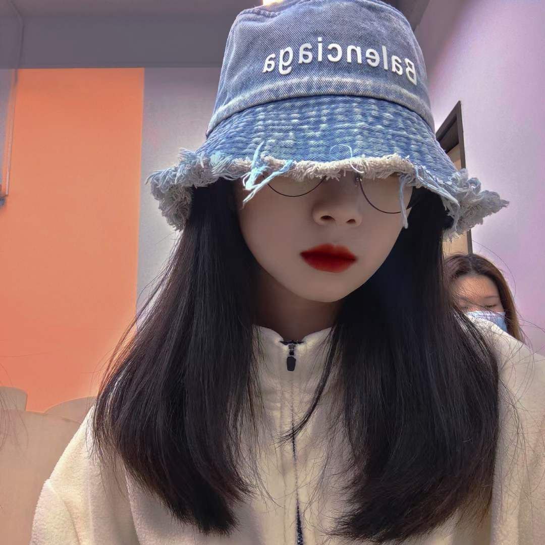 怕反差婊有文化，就怕反差婊戴眼鏡