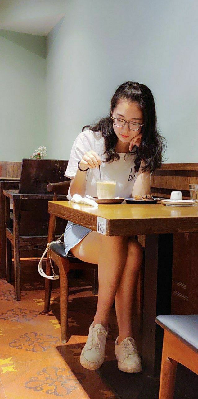 怕反差婊有文化，就怕反差婊戴眼鏡