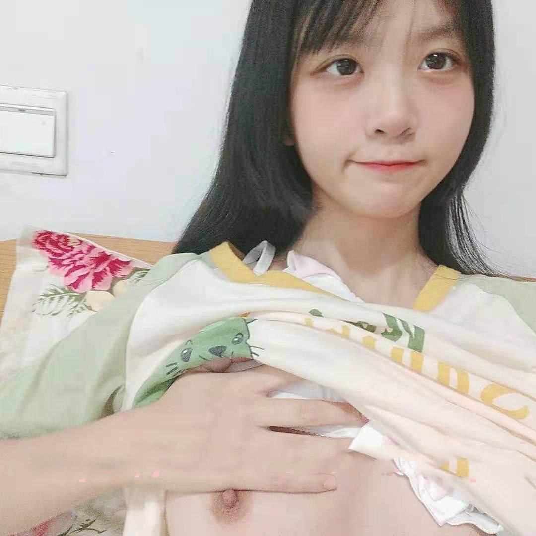 不怕反差婊有文化，就怕反差婊戴眼鏡 [118P]