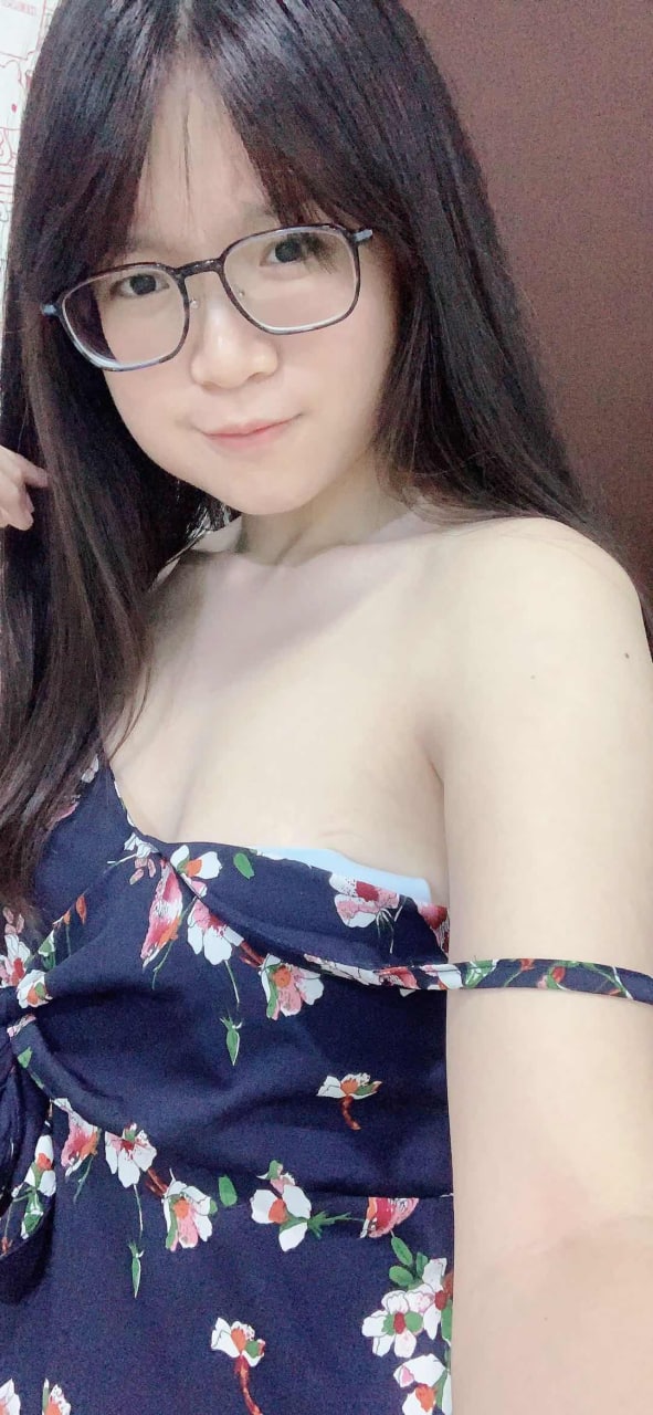 不怕反差婊有文化，就怕反差婊戴眼鏡 [118P]