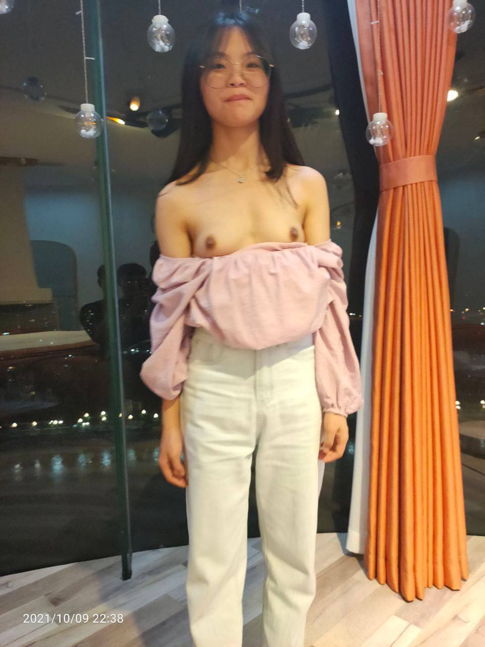 不怕反差婊有文化，就怕反差婊戴眼鏡 [118P]