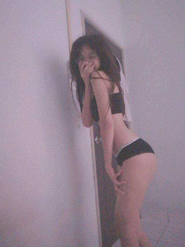 不怕反差婊有文化，就怕反差婊戴眼鏡 [118P]