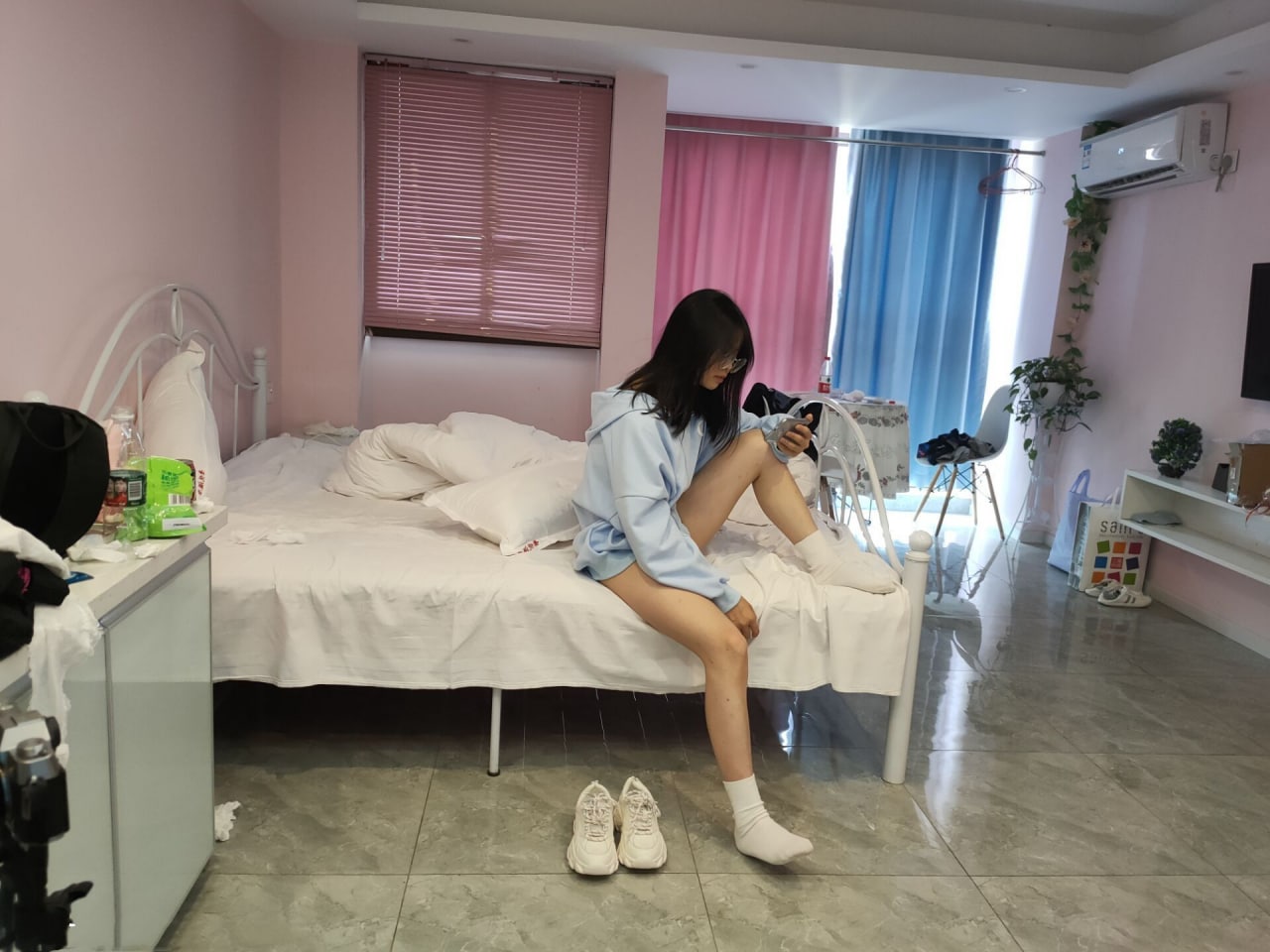 不怕反差婊有文化，就怕反差婊戴眼鏡 [118P]