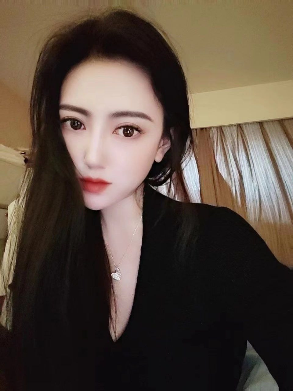 胸器逼人的大胸美女們性感內衣噴血大比拼[33P]