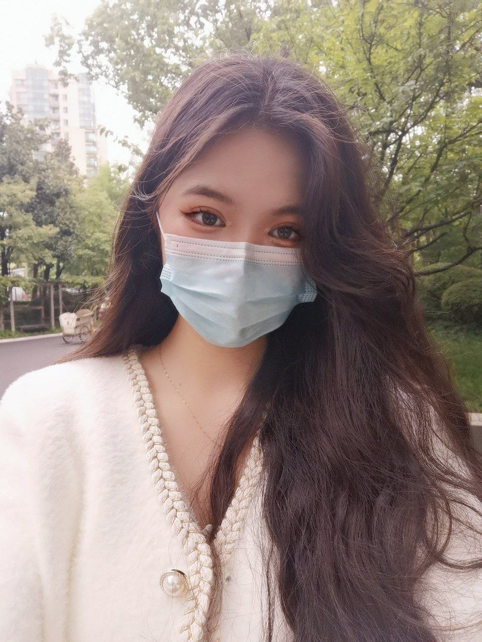 胸器逼人的大胸美女們性感內衣噴血大比拼[33P]