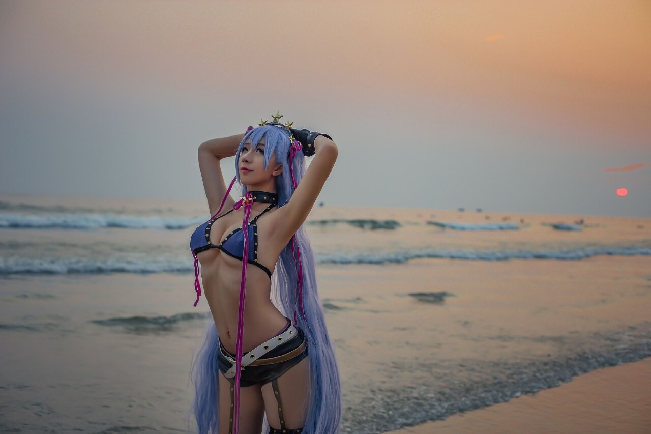 海邊比基尼