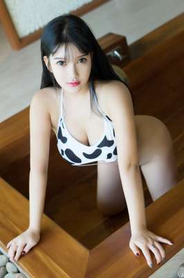 宅男女神小尤奈變身奶牛乳香四溢