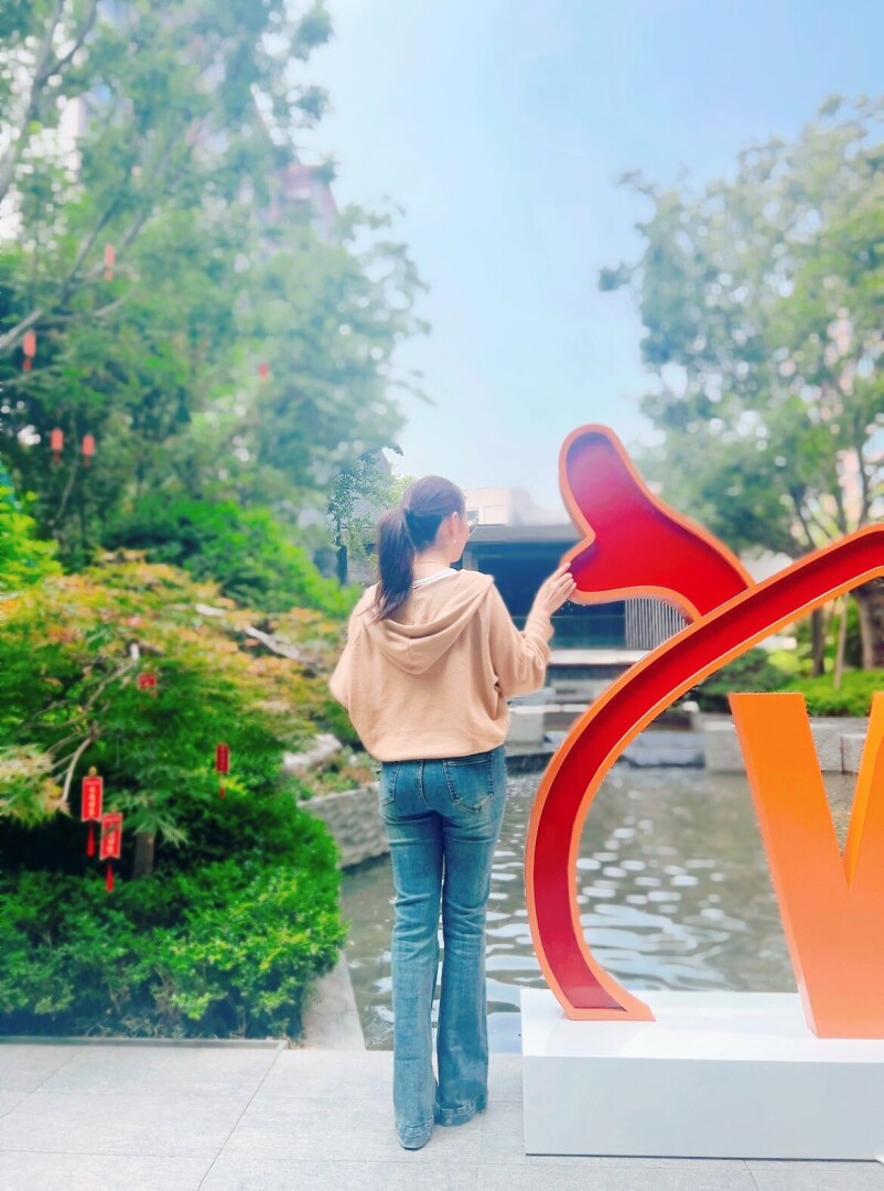 姹紫嫣紅千姿百態妖嬈多姿都沒有我馬凡舒誘人