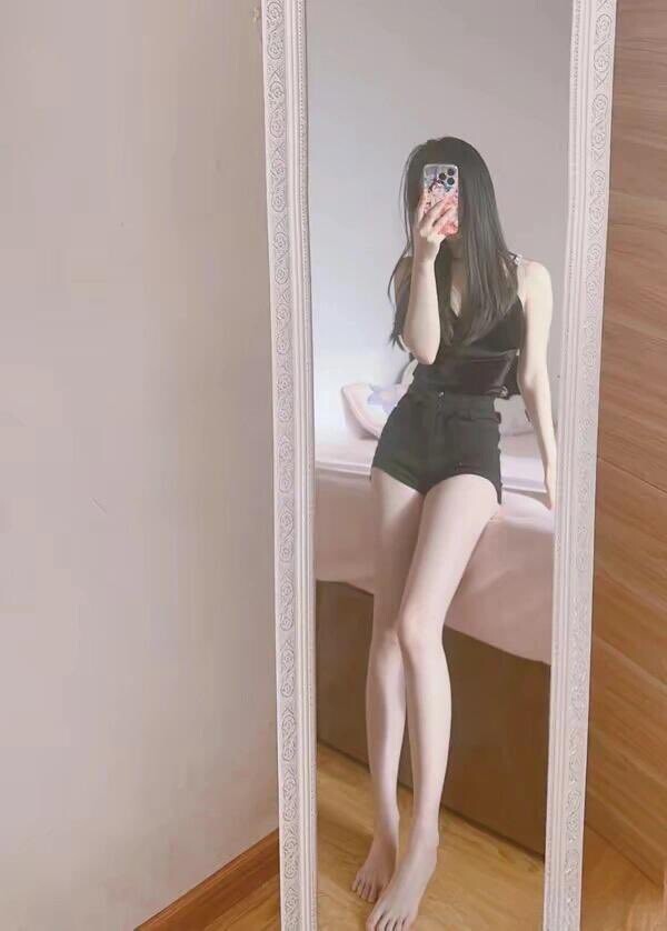 姹紫嫣紅千姿百態妖嬈多姿都沒有我馬凡舒誘人
