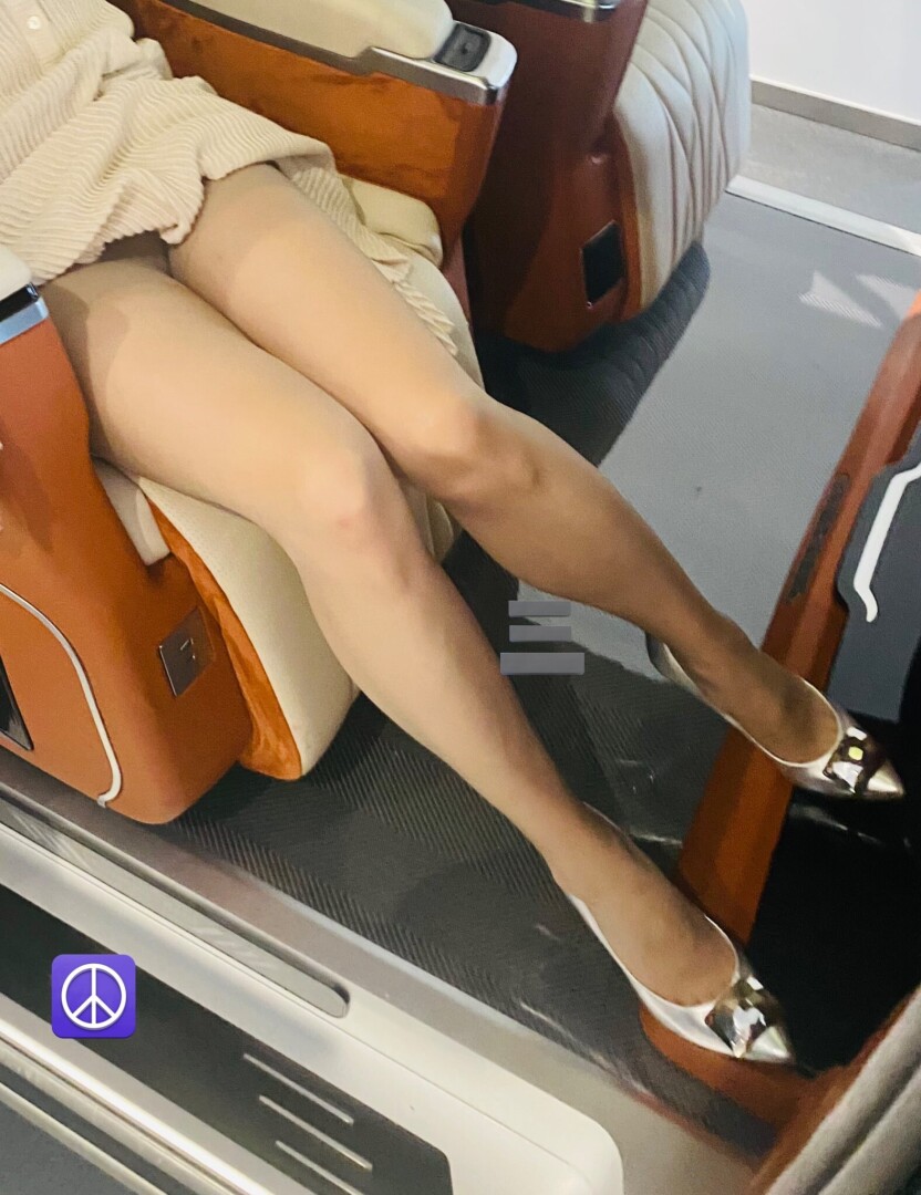 姹紫嫣紅千姿百態妖嬈多姿都沒有我馬凡舒誘人
