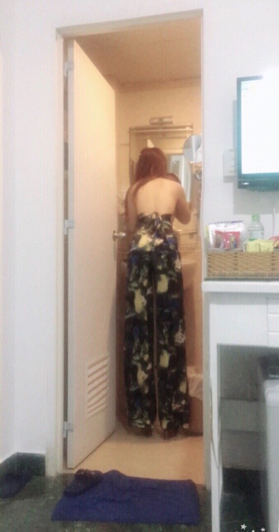 當美女為你轉身