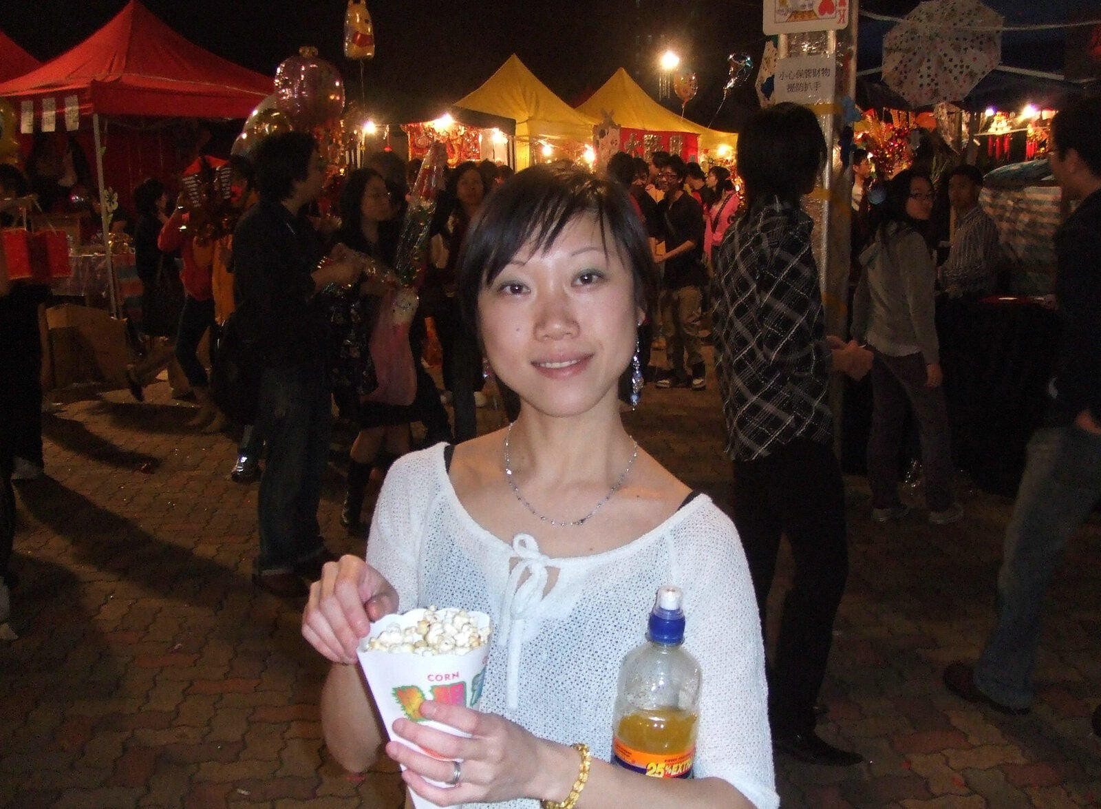 露臉騷妹子來了[98P]