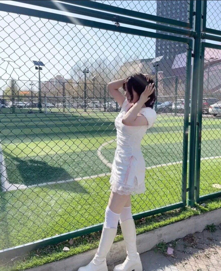 母狗騷不騷，兄弟搞不搞[100P]