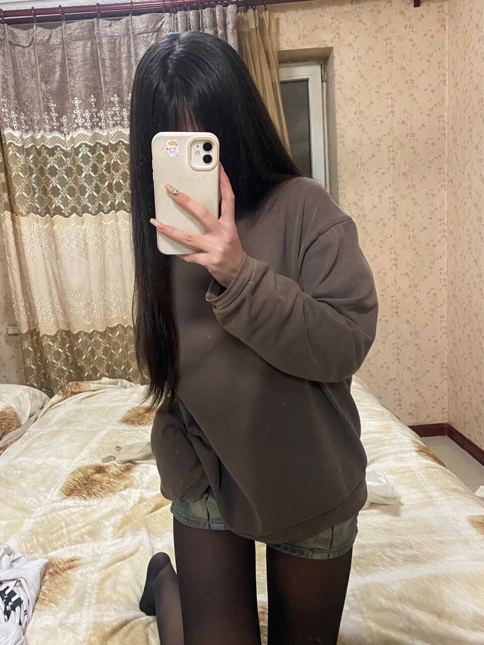 清純外表的反差女孩[25P]