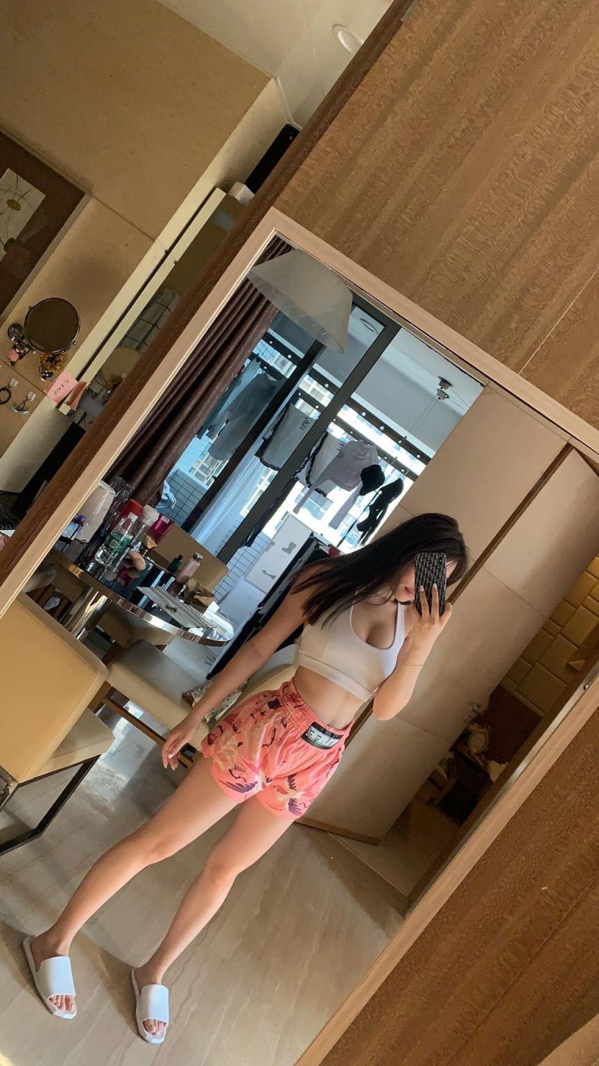 清純風(fēng)騷的芝芝BOOTY