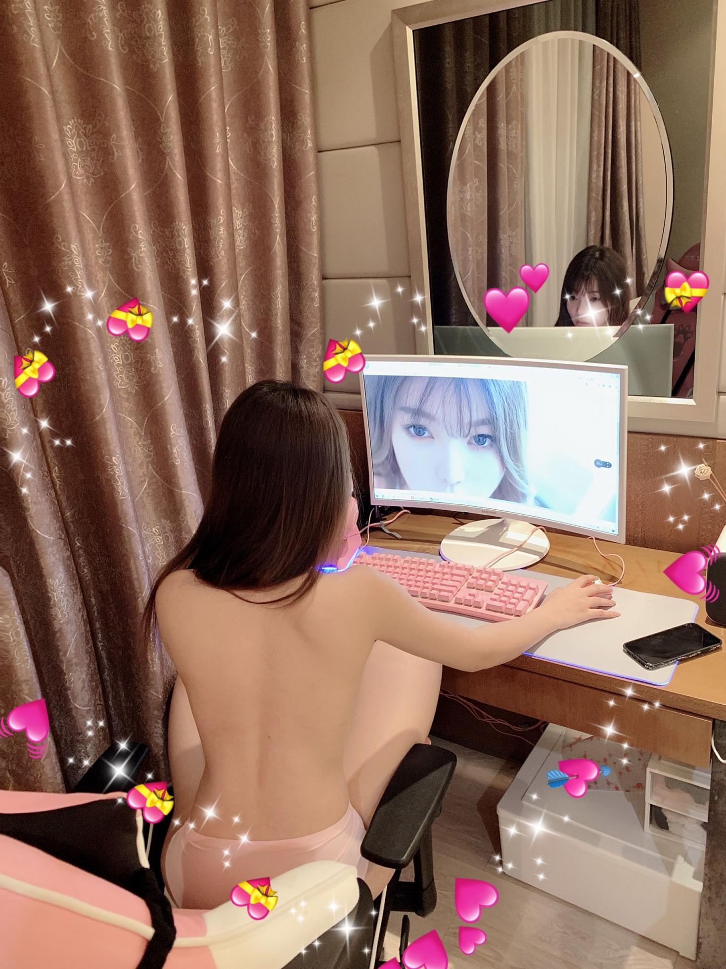 清純風騷的芝芝BOOTY