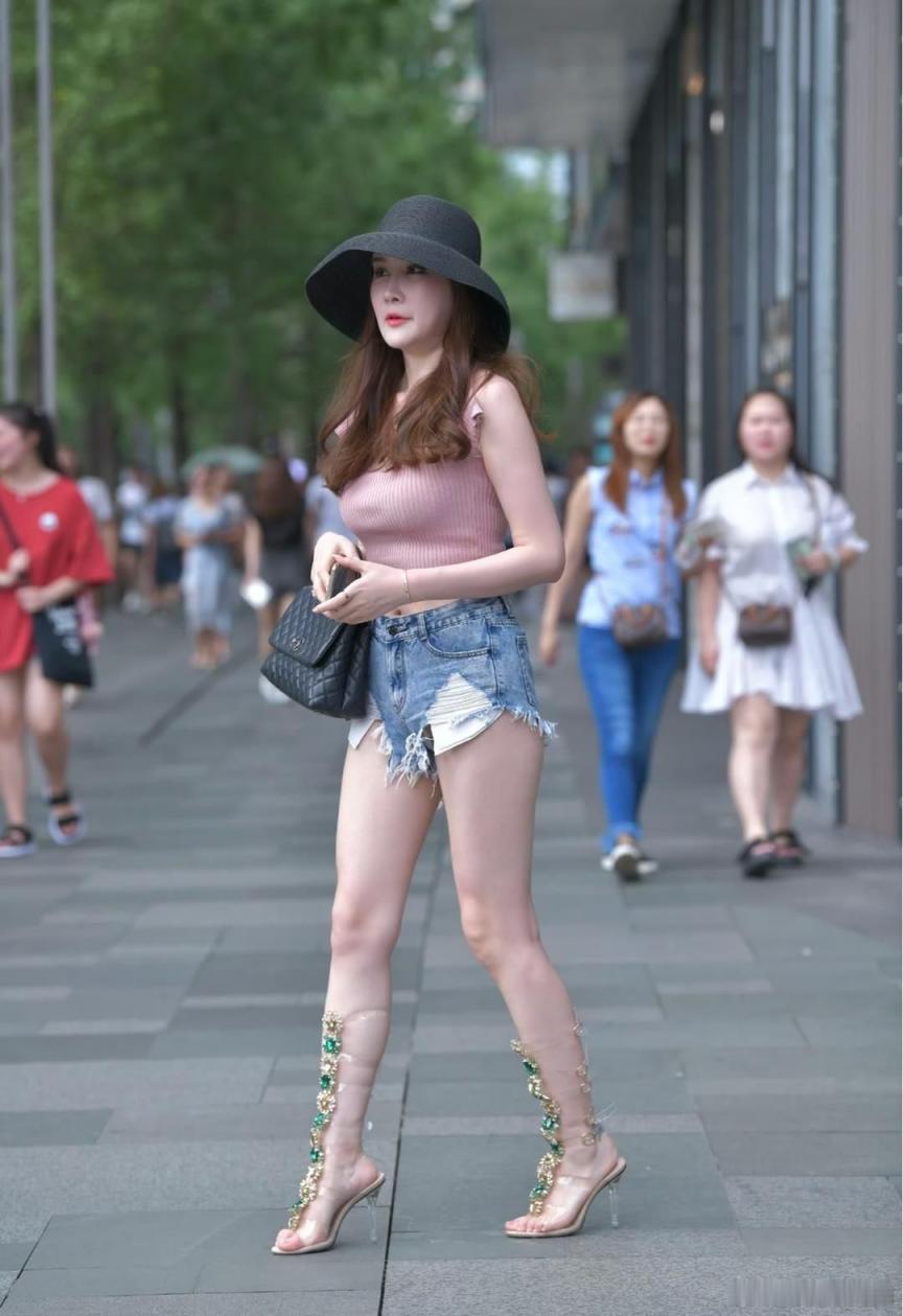 街拍齊逼短褲之若隱若現