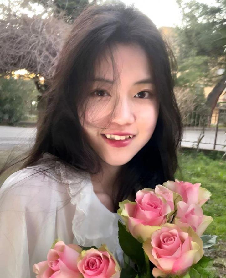 如果一個(gè)女孩這樣看你，你會(huì)喜歡嗎？