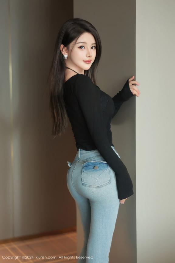可人愛(ài)醬里黑絲美腿