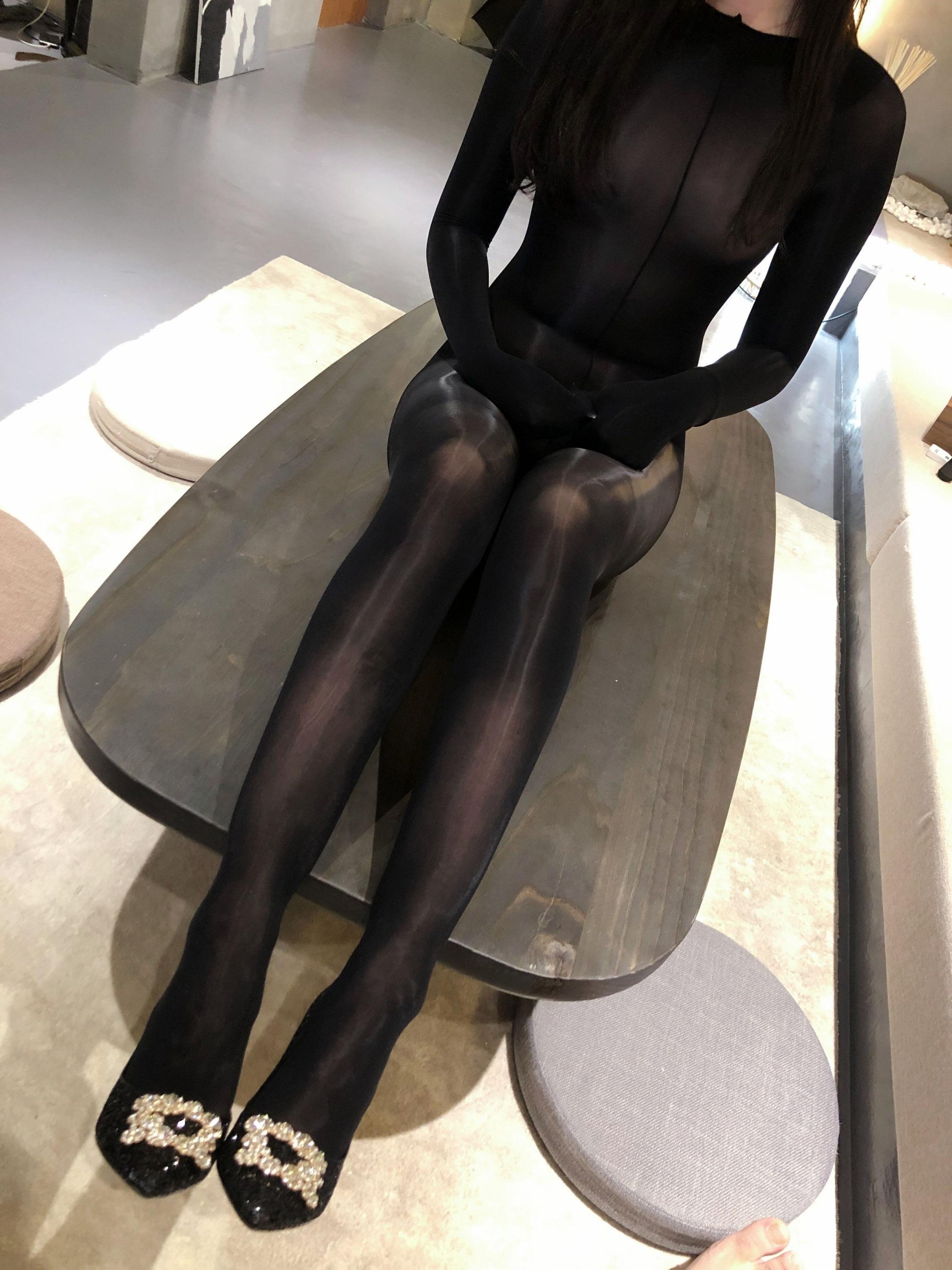 讓人欲望無限的極品連體黑絲