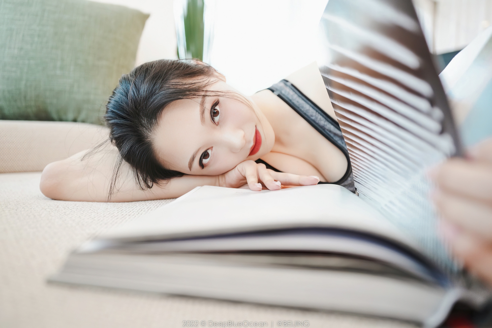 體態優美的瑜伽妹子