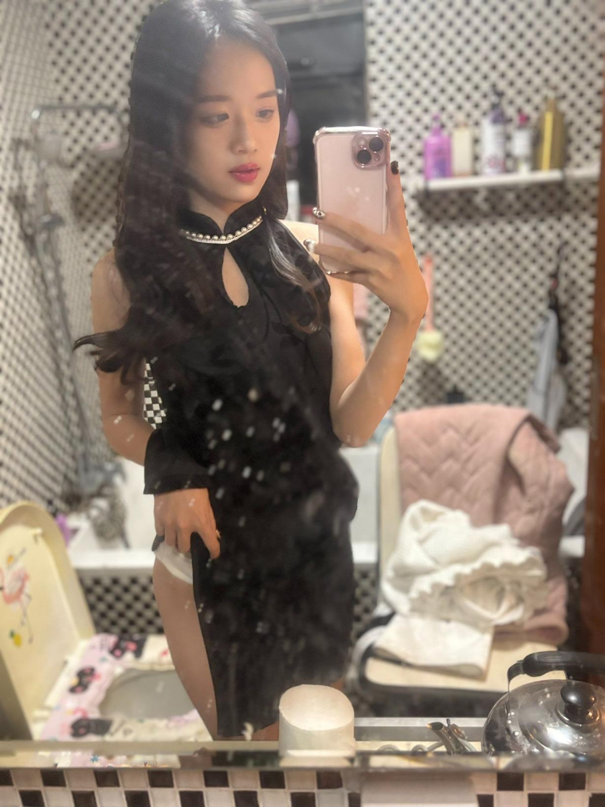 顏值不錯的反差婊[28P]