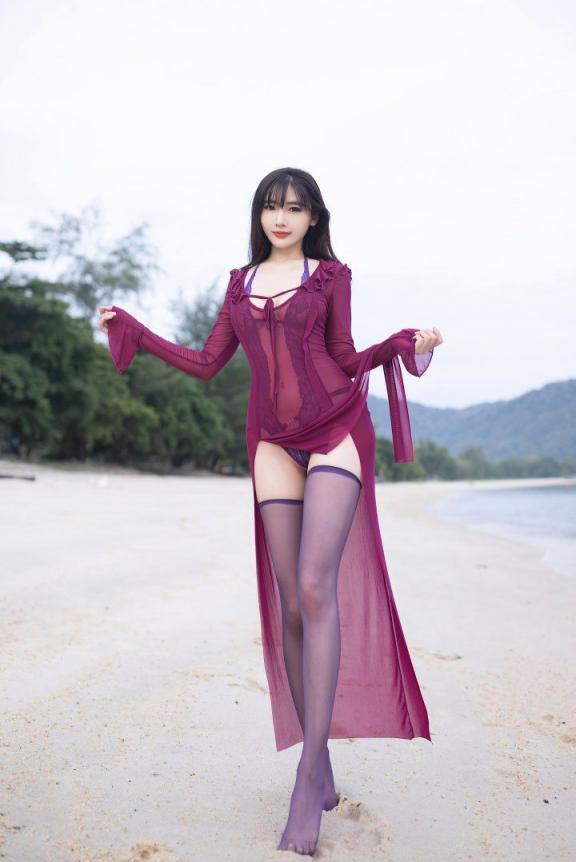長裙制服露出好春光